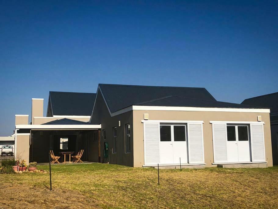 Silver Pond Lodge Robertson Exterior photo